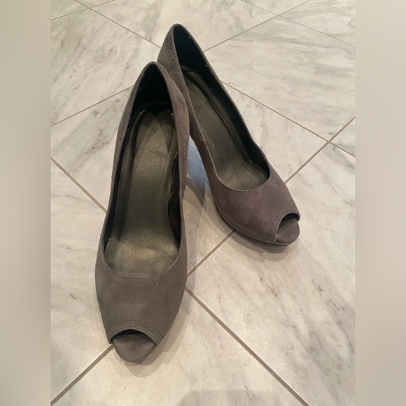 Vaneli Peep Toe Platform Pump. Gray Suede.  3 3/4 heel with 3/4 platform. - Picture 2 of 12